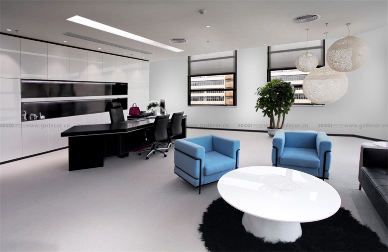 中端辦公室設(shè)計(jì)如何選擇墻面裝飾材料？